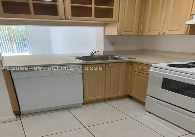 9350 Fontainebleau Blvd #209