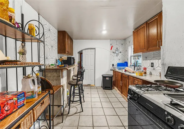 Photo 2 of Single family home for sale at 618 N D St, Boynton Beach, FL 33460 | MLS# A12089726 | Listing updated on 2026-10-10