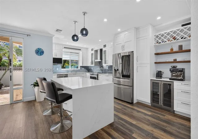 Photo 3 of Townhouse for sale at 214 Riverwalk Cir, Sunrise, FL 33326 | MLS# A12088963 | Listing updated on 2026-09-29