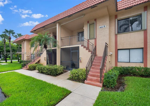 Photo 2 of Condo for sale at 150 Lakeview Dr #203, Weston, FL 33326 | MLS# A12088953 | Listing updated on 2026-09-28