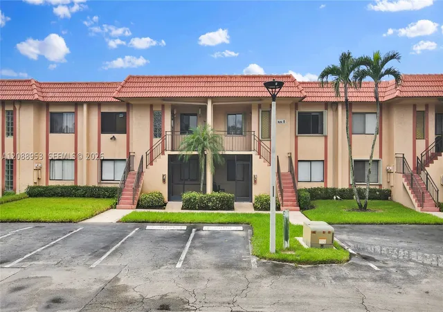 Photo 3 of Condo for sale at 150 Lakeview Dr #203, Weston, FL 33326 | MLS# A12088953 | Listing updated on 2026-09-28