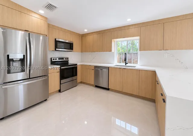 Photo 4 of Sale Pending at 11708 SW 114th Terrace, Miami, FL 33186 | MLS# A12093220 | Listing updated on 2026-10-10