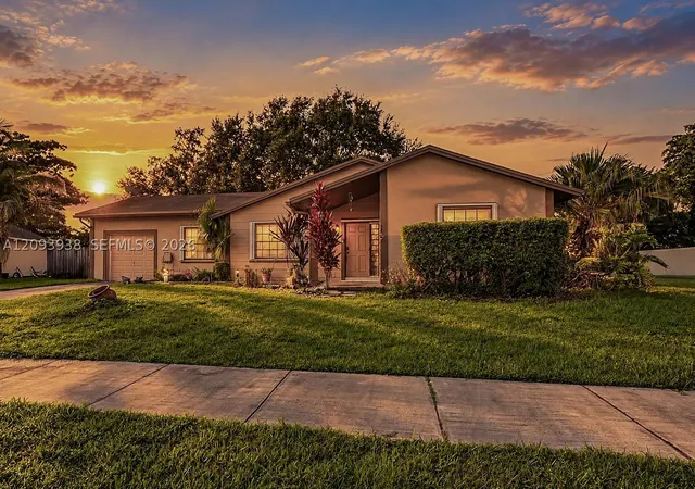 Photo 1 of Single family home for sale at 908 Cardinal Pl, Homestead, FL 33035 | MLS# A12093938 | Listing updated on 2026-10-07