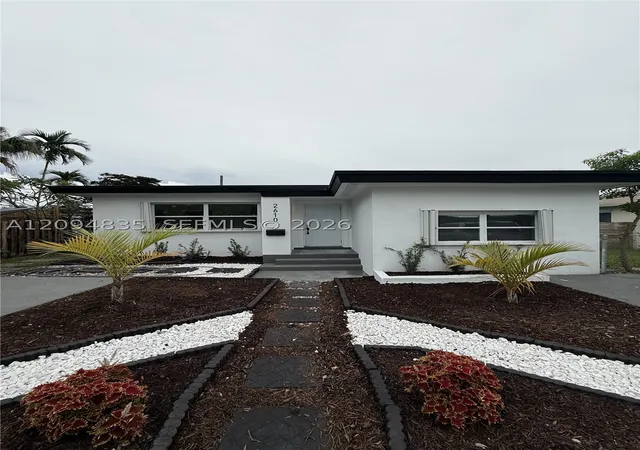 Photo 2 of Single family home for sale at 2610 Pierce St, Hollywood, FL 33020 | MLS# A12094835 | Listing updated on 2026-10-09