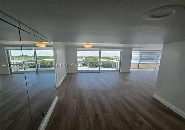 Listing Photo 5 - Condo for sale in building located at 900 Bay Dr, Miami, FL 33141 - Unit #721