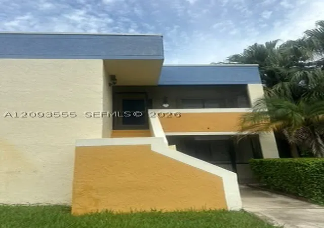 Photo 3 of Condo for sale at 165 Lakeview Dr #201, Weston, FL 33326 | MLS# A12093555 | Listing updated on 2026-09-24