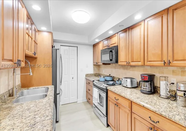 Photo 4 of Condo for sale at 3000 N Ocean Dr #3B, Singer Island, FL 33404 | MLS# A12094613 | Listing updated on 2026-10-09