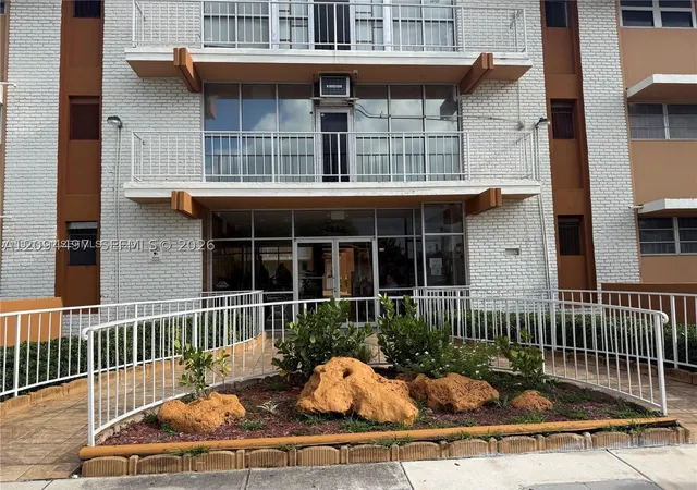 3881 W Flagler St #315