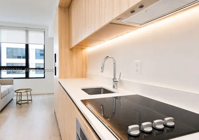 225 N Miami Ave #2306