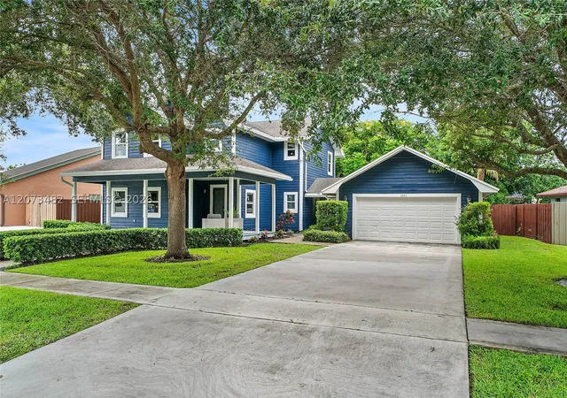 Photo 3 of Sale Pending at 1645 The 12th Fairway, Wellington, FL 33414 | MLS# A12073482 | Listing updated on 2026-10-09