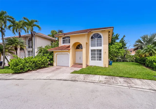 Photo 3 of Single family home for sale at 417 Kelly Ln, Weston, FL 33326 | MLS# A12096065 | Listing updated on 2026-10-10