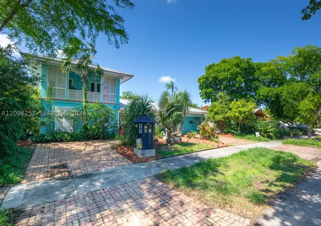 Photo 3 of Single family home for sale at 3660 N 53rd Avenue, Hollywood, FL 33021 | MLS# A12096257 | Listing updated on 2026-10-09