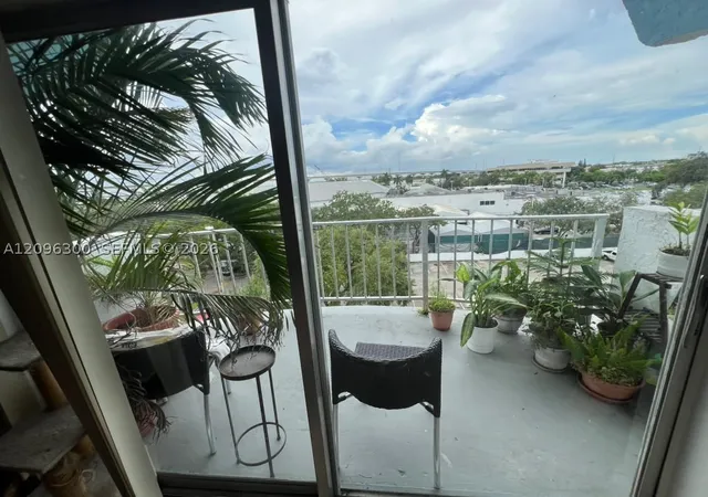 Condo for sale at 486 NW 165th Street Rd #B-603, Miami, FL 33169 | MLS# A12096300