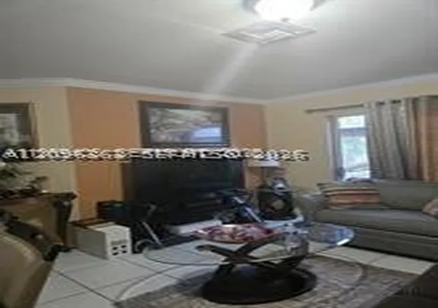 Photo 3 of Townhouse for sale at 4925 W Lakes Dr, Deerfield Beach, FL 33442 | MLS# A12096363 | Listing updated on 2026-09-27