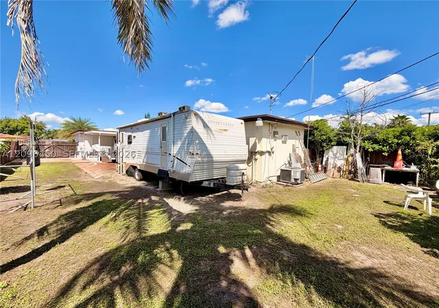 9360 SW 37th Street