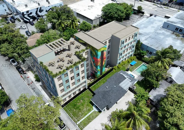 550 NW 30th Street