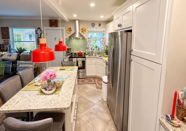 Photo 2 of Condo for sale at 1720 Jefferson St #606, Hollywood, FL 33020 | MLS# A12096757 | Listing updated on 2026-10-07