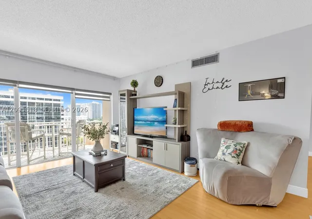 Listing Photo 5 - Condo for sale in building located at 1985 S Ocean Dr, Hallandale Beach, FL 33009 - Unit #10G