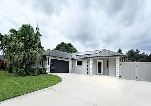 Photo 1 of Single family home for sale at 712 Juniper Pl, Wellington, FL 33414 | MLS# A12096309 | Listing updated on 2026-10-08