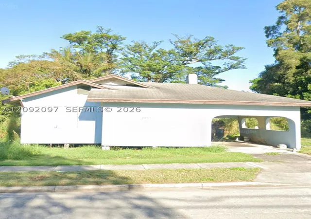 Photo 1 of Single family home for sale at 12255 Lakeshore Dr, Canal Point, FL 33438 | MLS# A12092097 | Listing updated on 2026-09-29