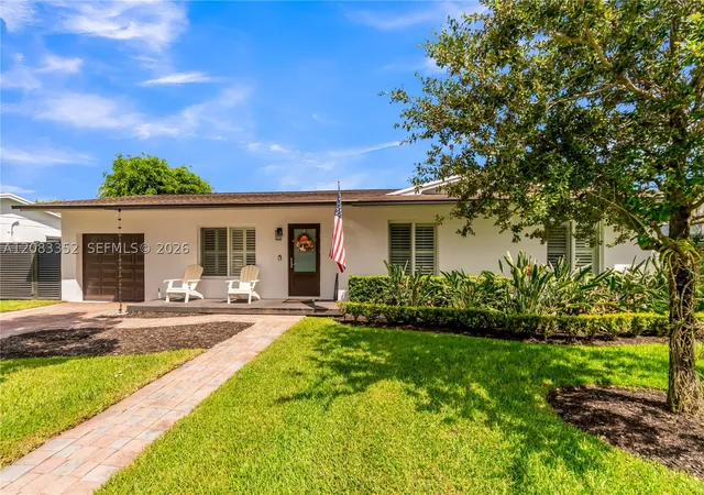 Photo 2 of Single family home for sale at 17881 Sw 91st Avenue, Palmetto Bay, FL 33157 | MLS# A12083352 | Listing updated on 2026-09-29