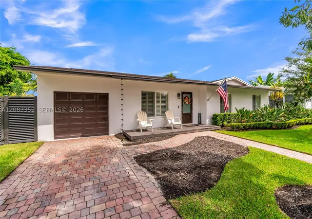 Photo 3 of Single family home for sale at 17881 Sw 91st Avenue, Palmetto Bay, FL 33157 | MLS# A12083352 | Listing updated on 2026-09-29