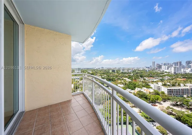 Listing Photo 5 - Condo for sale in The Metropolitan Brickell located at 2475 Brickell Ave, Miami, FL 33129 - Unit #2206