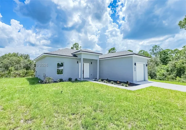 Photo 1 of Single family home for sale at 300 Caspian Tern Ave, Sebring, FL 33870 | MLS# A12097639 | Listing updated on 2026-09-30