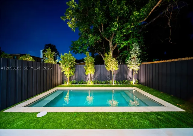 Photo 2 of Townhouse for sale at 925 Sw 10th Avenue, Miami, FL 33130 | MLS# A12096185 | Listing updated on 2026-10-10