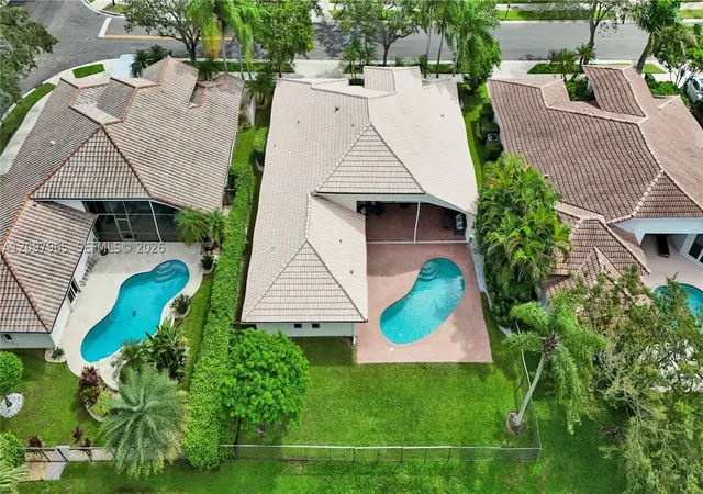 Photo 3 of Single family home for sale at 2649 Miller Ct, Weston, FL 33332 | MLS# A12097965 | Listing updated on 2026-10-10