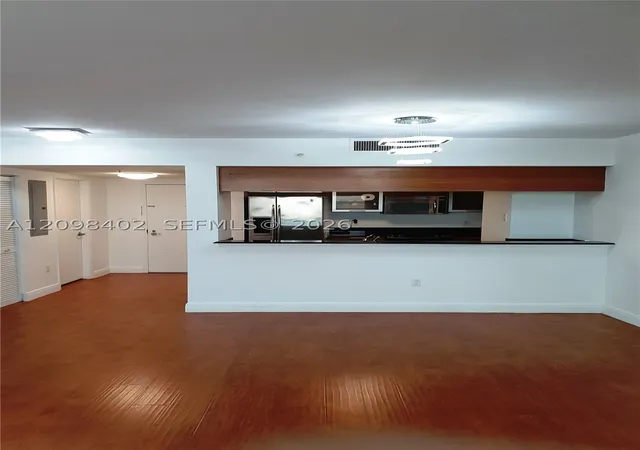 Photo 4 of Condo for sale at 1800 N Bayshore Dr #3405, Miami, FL 33132 | MLS# A12098402 | Listing updated on 2026-10-07