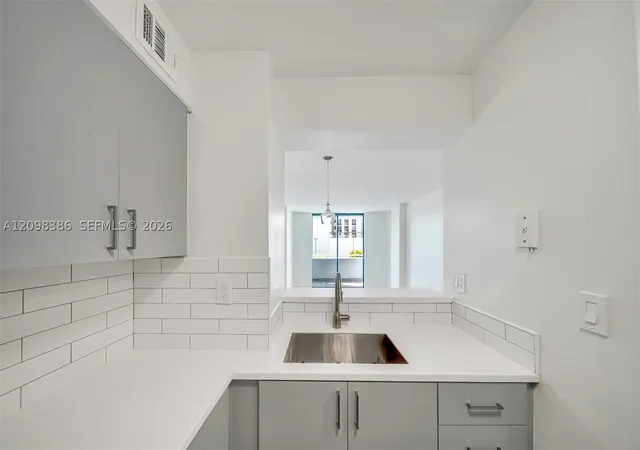 501 SW 1st Street #502