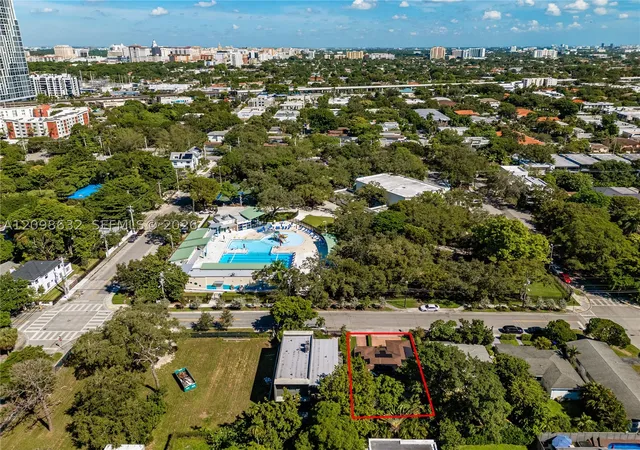 Photo 30 of Single family home for sale at 3530 Oak Ave, Miami, FL 33133 | MLS# A12098632 | Listing updated on 2026-10-01