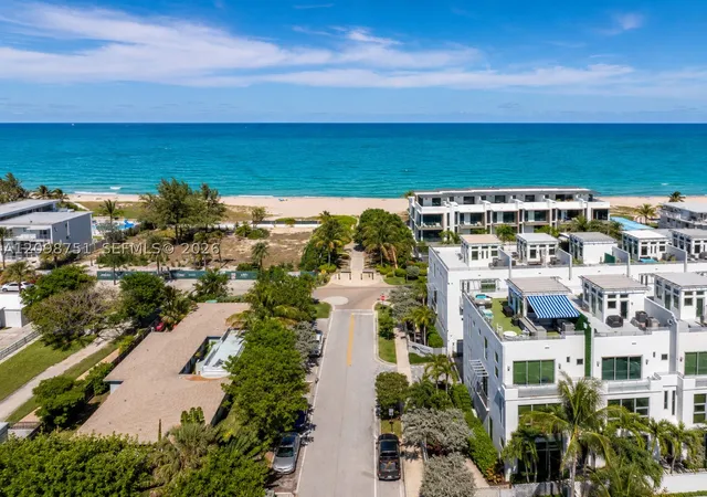 Photo 3 of Townhouse for sale at 3406 Se 6th Street, Pompano Beach, FL 33062 | MLS# A12098751 | Listing updated on 2026-10-01