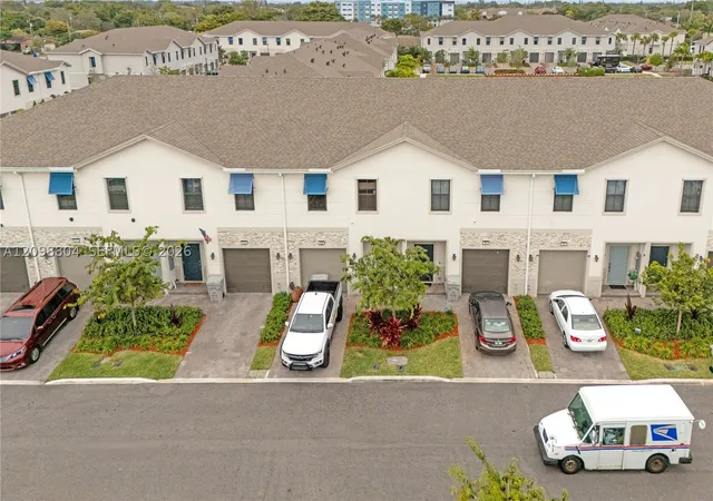 Photo 3 of Single family home for sale at 369 Nw 8th Court, Pompano Beach, FL 33060 | MLS# A12098804 | Listing updated on 2026-10-01