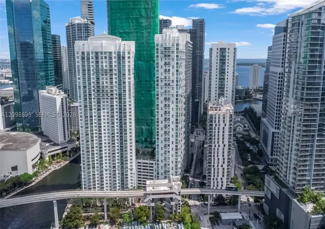 Photo 3 of Condo for sale at 41 Se 5th Street #811, Miami, FL 33131 | MLS# A12098895 | Listing updated on 2026-10-02