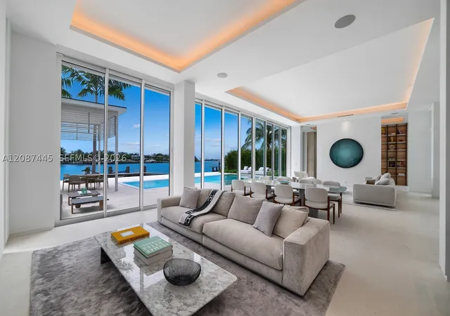 Photo 2 of Mansion for sale at 1844 Daytonia Rd, Miami Beach, FL 33141 | MLS# A12087445 | Listing updated on 2026-10-08