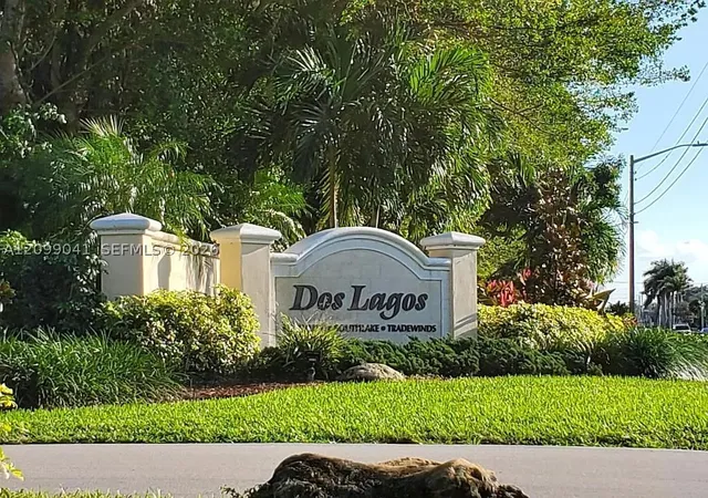 Townhouse for sale at 16 Via De Casas Sur #201, Boynton Beach, FL 33426 | MLS# A12099041