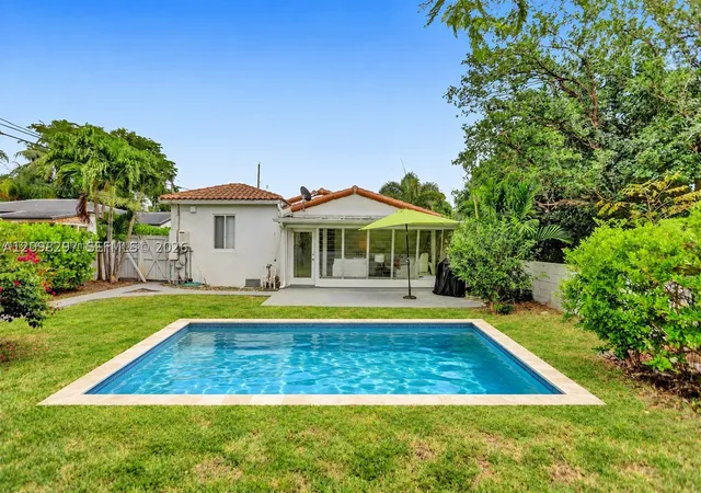 Photo 2 of Single family home for sale at 11401 Ne 10 Avenue, Miami, FL 33161 | MLS# A12098297 | Listing updated on 2026-10-09