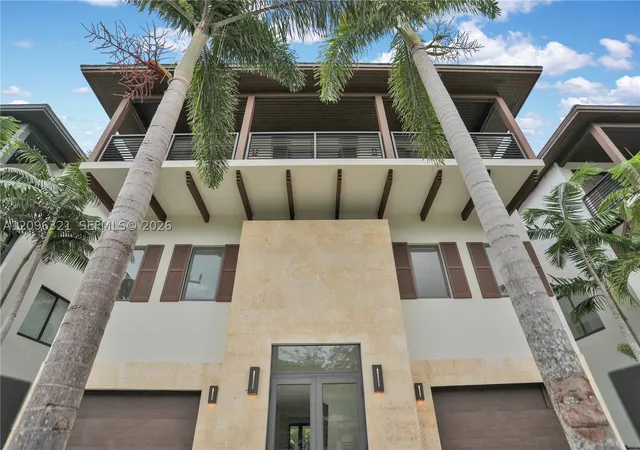 Photo 1 of Single family home for sale at 3550 W Glencoe St, Miami, FL 33133 | MLS# A12096321 | Listing updated on 2026-10-05