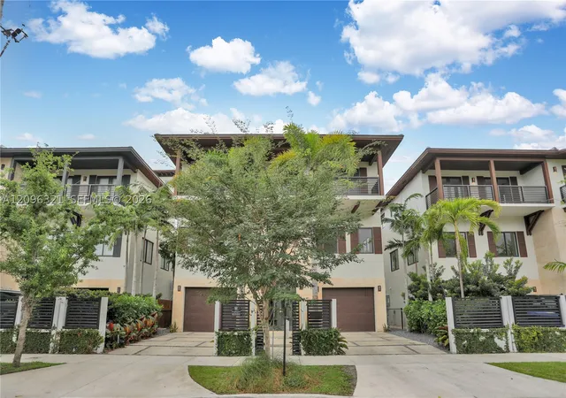 Photo 2 of Single family home for sale at 3550 W Glencoe St, Miami, FL 33133 | MLS# A12096321 | Listing updated on 2026-10-05