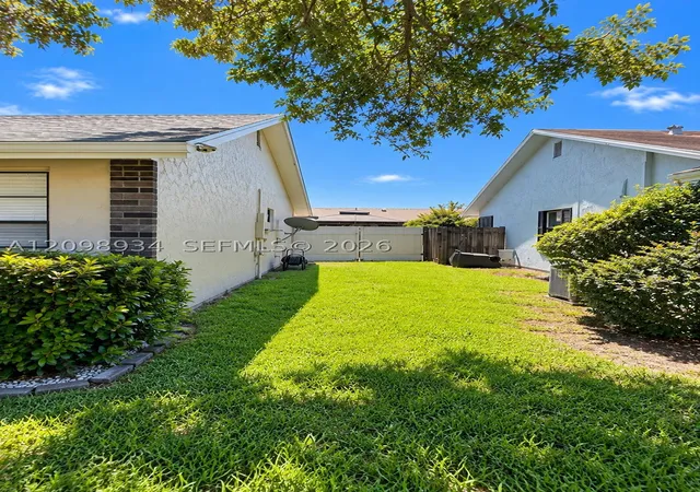 Photo 3 of Single family home for sale at 4968 Nw 92nd Avenue, Sunrise, FL 33351 | MLS# A12098934 | Listing updated on 2026-10-03