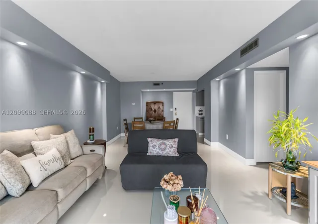 Photo 2 of Condo for sale at 3850 Washington St #704, Hollywood, FL 33021 | MLS# A12099088 | Listing updated on 2026-10-03