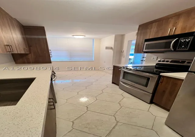 Photo 3 of Condo for sale at 2998 Nw 48th Terrace #131, Lauderdale Lakes, FL 33313 | MLS# A12098914 | Listing updated on 2026-10-03