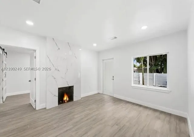 2810 SW 12th Street