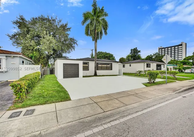Photo 3 of Single family home for sale at 16911 Ne 6th Avenue, North Miami Beach, FL 33162 | MLS# A12099852 | Listing updated on 2026-10-06