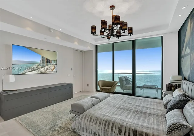 Listing Photo 5 - Condo for sale in building located at 18975 Collins Ave, Miami, FL 33160 - Unit #2001