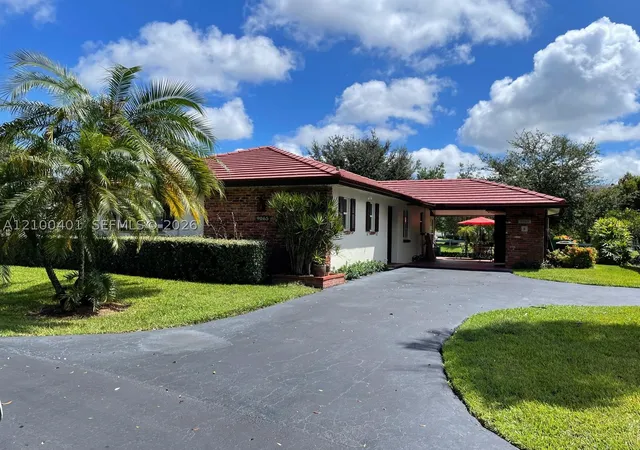 Photo 1 of Single family home for sale at 9065 Thunderbird Dr, Coral Springs, FL 33065 | MLS# A12100401 | Listing updated on 2026-10-05
