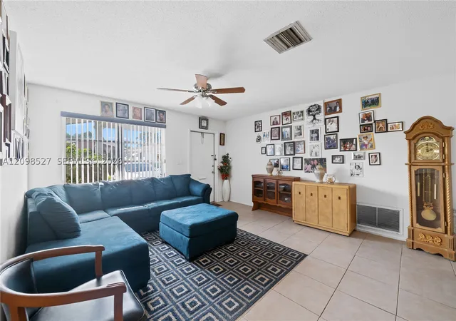 Photo 3 of Single family home for sale at 4517 Nw 47th Terrace, Tamarac, FL 33319 | MLS# A12098527 | Listing updated on 2026-10-05