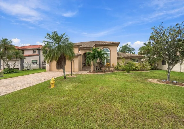 Single family home for sale at 5361 Lancelot Ln, Davie, FL 33331 | MLS# A12097479